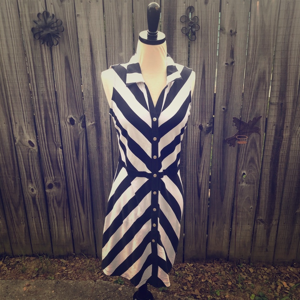 New York & company sleeveless dress